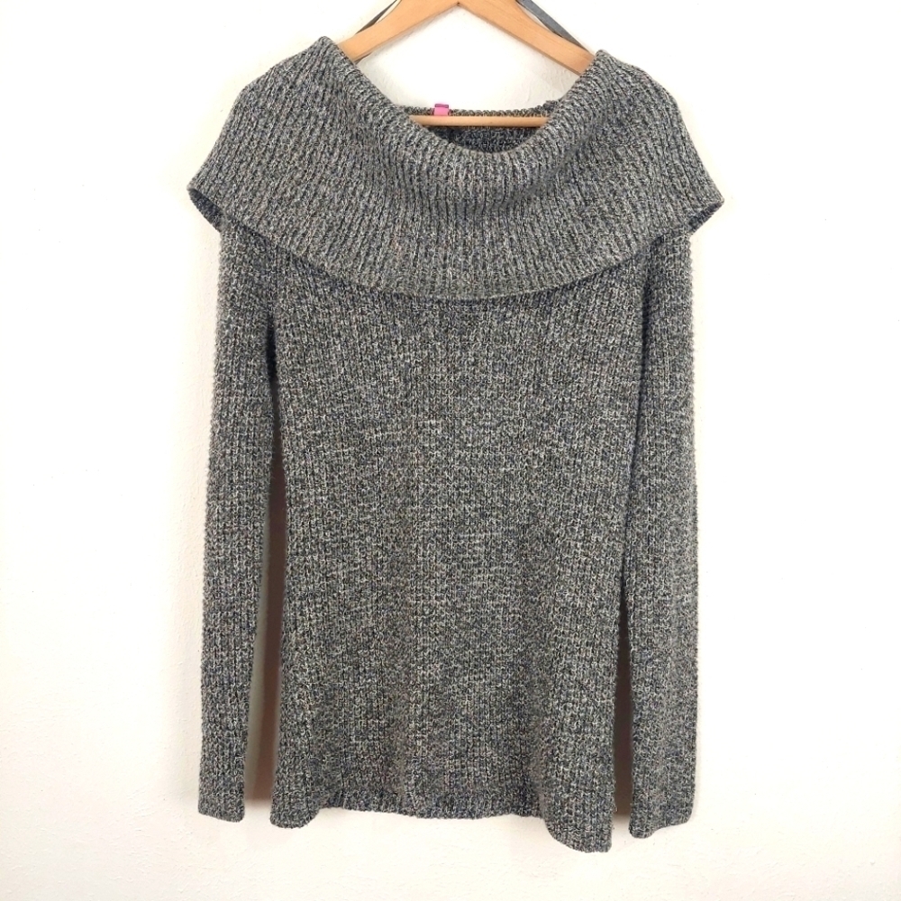 Vince Camuto Women's Size XS Metallic Gray Off The Shoulder Cowlneck Sweater EUC